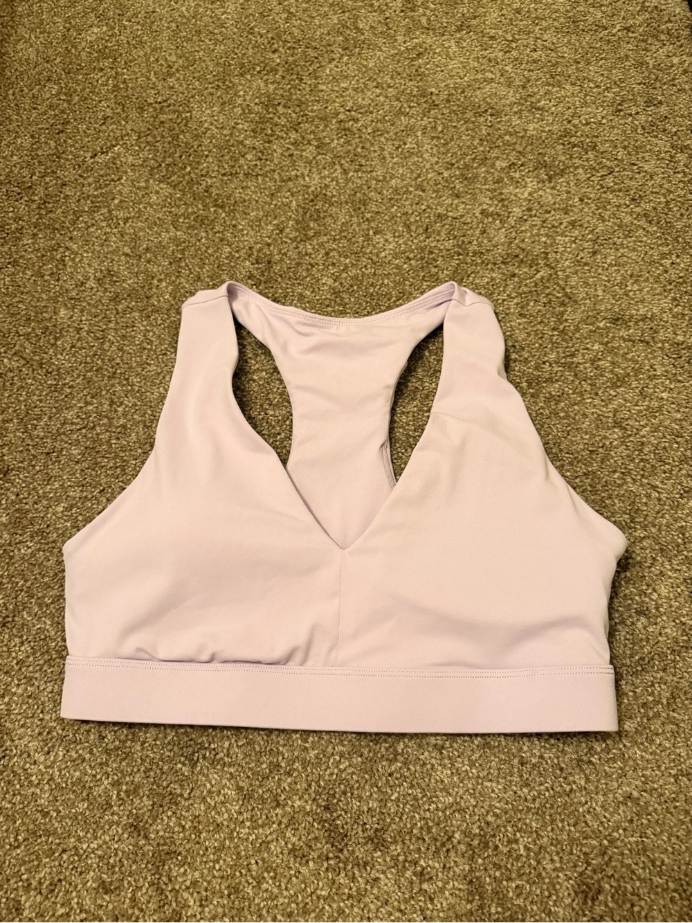 Fabletics Lilac Racerback V‑Neck Sports Bra